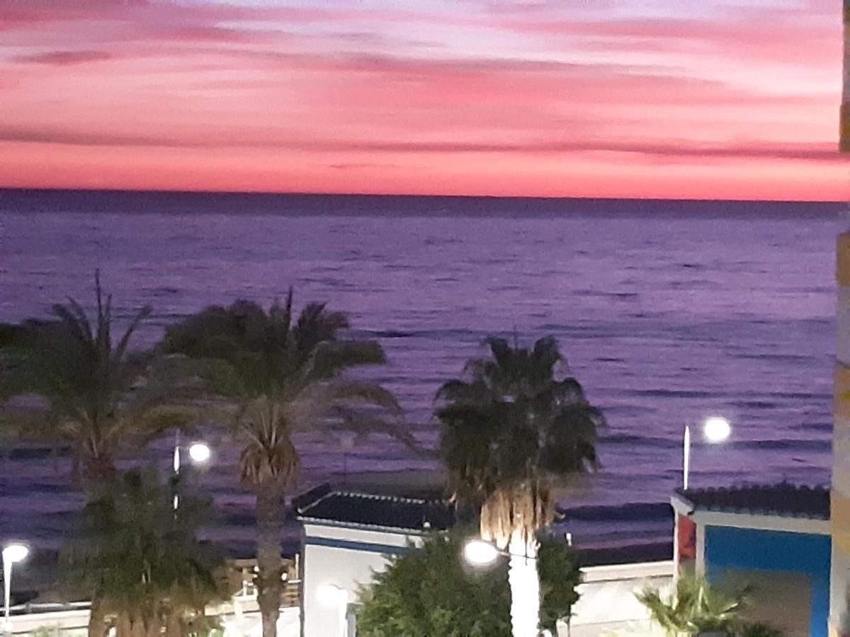 Torrox, Superbe Et Sur La Plage! Exteriér fotografie